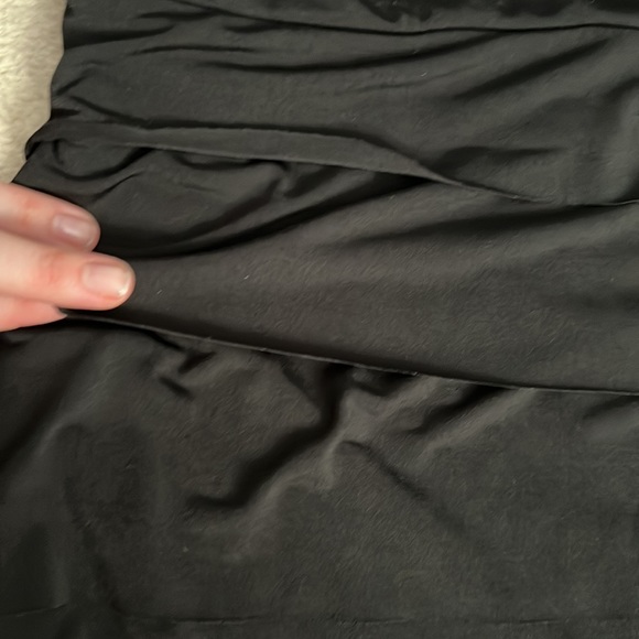 Black dress - Picture 2 of 4